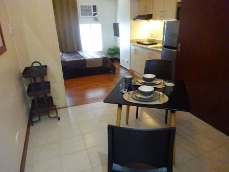 Paseo de Roces Studio for Rent