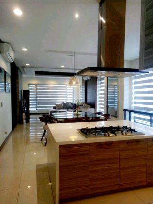 4Bedrooms 600sqm Fully Furnished House at 8 Acacia New Manila for