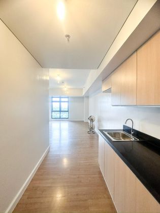 Modern Studio Unit in Alveo High Park