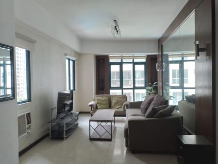 Fully Furnished 3 Bedroom Unit in Penhurst Park Place Bgc