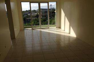 Penthouse Unfurnished along West Service Road Sucat