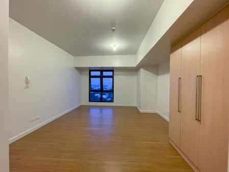 Semi Furnished Studio Unit at Alveo High Park Vertis North