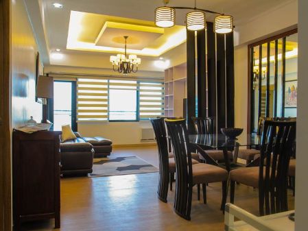 2br FF condo for rent in Icon Plaza BGC