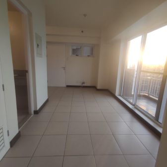 2 Bedroom Bare with Parking in Weston Tower Brixton Place