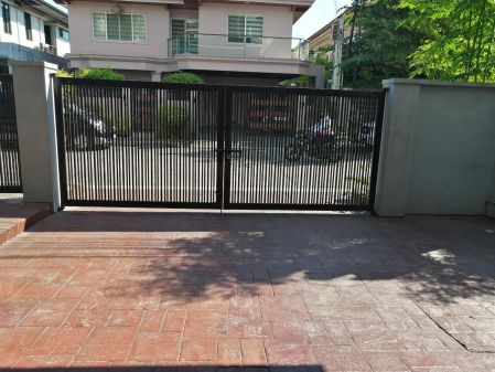 3 Storey 4 Bedroom Semi Furnished For Rent in Acropolis, Quezon C