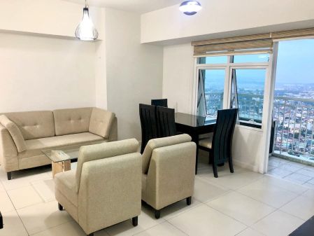 For Rent 2BR Red Oak at Two Serendra for 85K mo