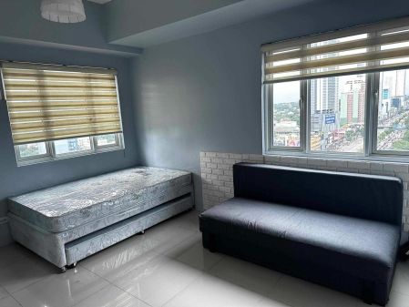 Deluxe Studio Furnished For Rent in Blue Residences