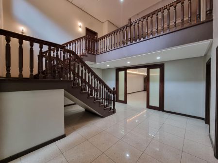 For Rent 5BR 2 Floor 800sqm House with Pool at Urdaneta