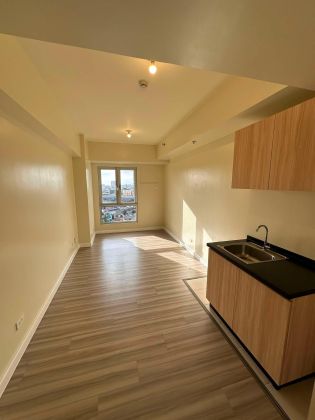 Condo For Rent in Quezon City in Balintawak LRT 