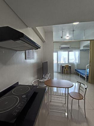 Brand New 1 Bedroom Optional Parking at 100 West Makati