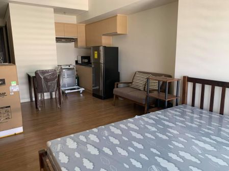 Fully Furnished Studio Unit at The Lerato Makati for Rent