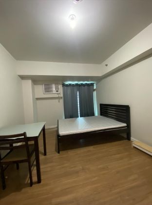 Studio Unit at Kroma Tower Makati