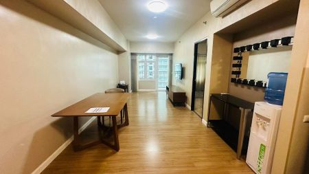 For Lease 1 Bedroom in Two Serendra Meranti Furnished Unit