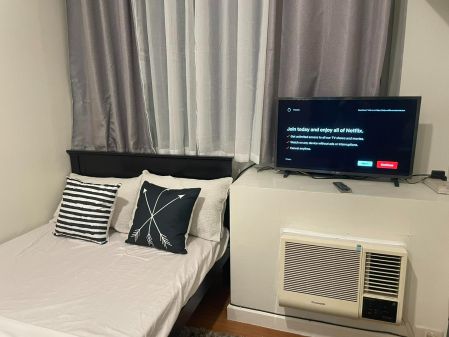 Fully Furnished Studio Unit at Eton Tower SOHO Makati for Short o