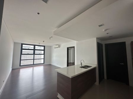 Brand New Unit  Very Fresh Unit in Makati