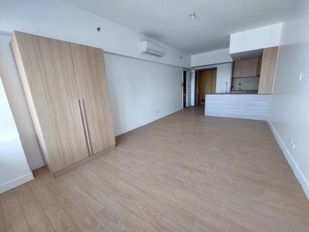 Unfurnished Studio for Rent in One Shangrila Place Mandaluyong