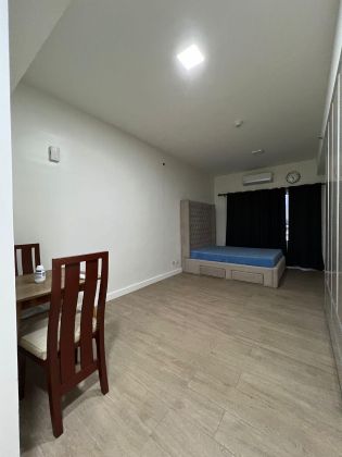 Big Cut Studio Condo with Balcony for Rent in Pixel Residences