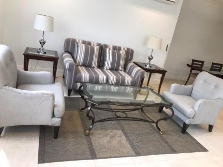 Luxurious 1BR Apartment in Legazpi, Makati near Ayala Avenue