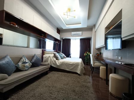 Fully Furnished 1 Bedroom Unit at Air Residences Makati