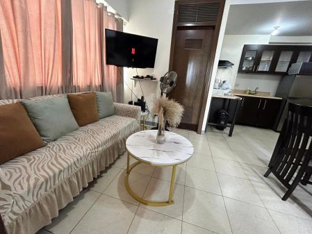 Fully Furnished 3 Bedroom Unit at Ridgewood Towers Taguig