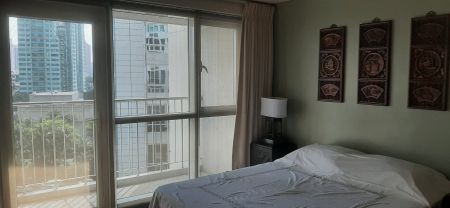 1 Bedroom Manansala facing Pool Rockwell Makati