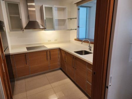 3 Bedroom Semi Furnished for Rent in Park Terraces Point Tower