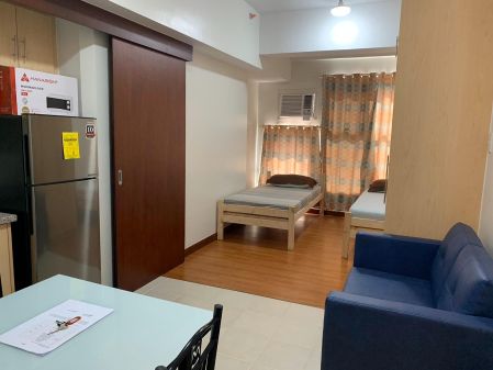 Fully Furnished Studio Unit at Paseo de Roces  