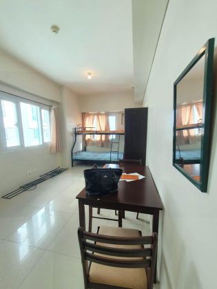 Studio corner Unit for Rent at the Beacon Tower Makati