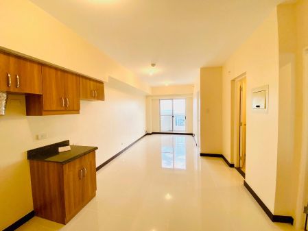 For Rent 2BR Bare Korean Layout Unit in Torre De Manila