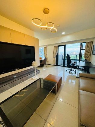 For Rent 2 Bedroom Fully Furnished Condo with 1 Parking