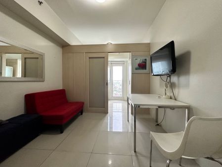 Fully Furnished 1BR with Balcony for Rent at Jazz Residences