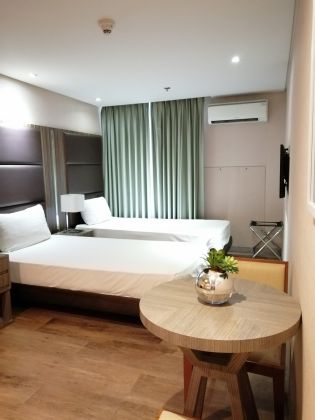 Hotel Studio Unit For Rent in Makati very near Makati Avenue