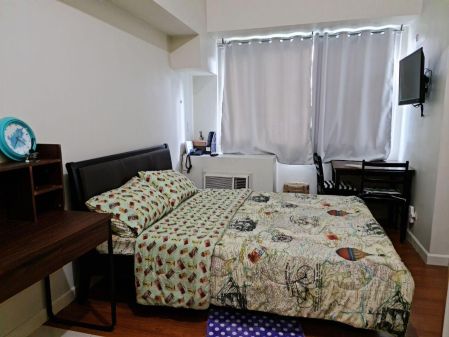 Fully Furnished SOHO Studio Unit for Rent in Eton Tower Makati