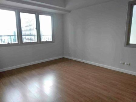 2BR Semi Furnished in Two Maridien BGC Taguig SM Aura