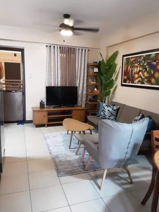 The Redwoods 2BR Unit with Balcony and Cable Internet in QC