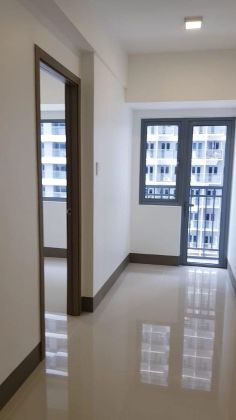 BARE 1 BR Unit w/ Balcony at Fame Residences for Rent