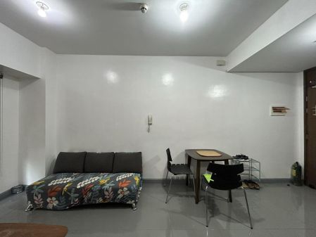 1BR Fully Furnished Condo Unit for Rent at Signa 1