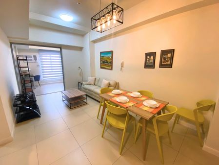 2BR Fully Furnished Unit at The Vantage at Kapitolyo w Parking