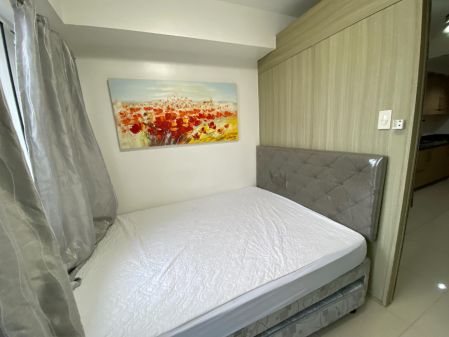 1 Bedroom with Balcony facing Manila Bay Shore 1 Residences Tower