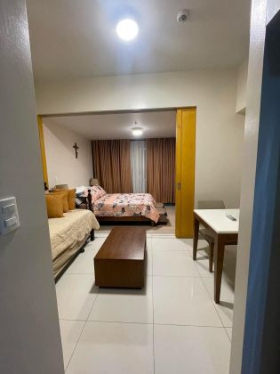 For Rent 1BR with Parking at One Uptown Residence Bgc