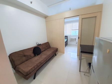 Fully Furnished 1 Bedroom Unit at Berkeley Residences for Rent