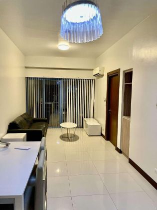 1 Bedroom Unit in Two Central Makati Condo for Rent