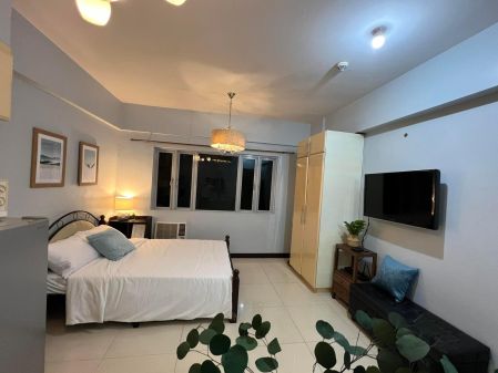 Elegantly Furnished Studio in Mckinley Hill