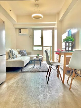 For Lease Fully Furnished Unit at the Grove by Rockwell Tower E