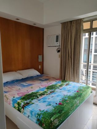 Large Studio for Rent in Paseo Parkview Suites Makati