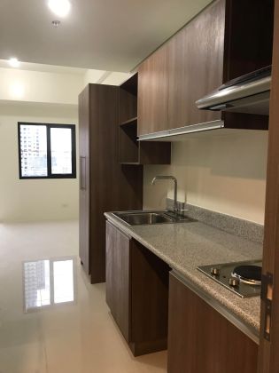 Unfurnished Studio Unit at 3 Torre Lorenzo for Rent