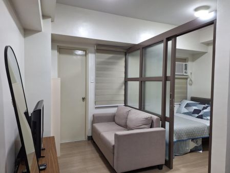 Fully Furnished 1 Bedroom with Balcony at Cityland Pioneer