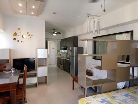 Studio For Rent in The Senta Makati