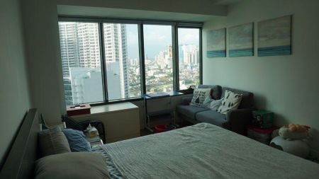 Studio in One Rockwell East