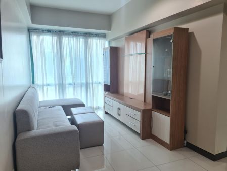 Fully Furnish 2 Bedroom Unit For Rent in 8 Forbestown Road BGC Ta